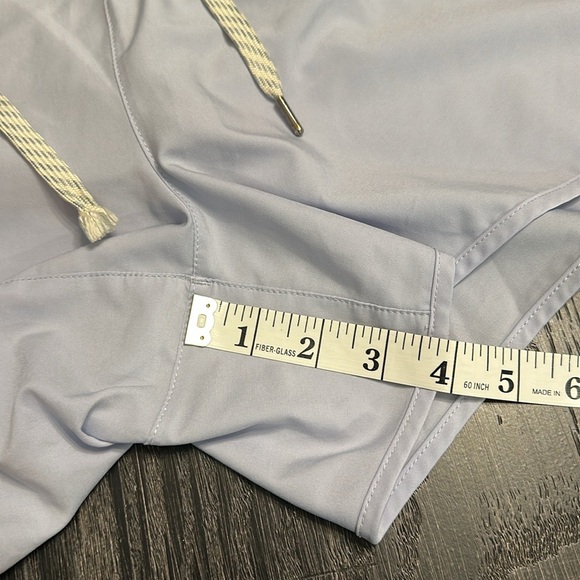 Vuori Women’s Clementine Short 2.0 4” Inseam in Periwinkle, Size Large - Picture 10 of 14